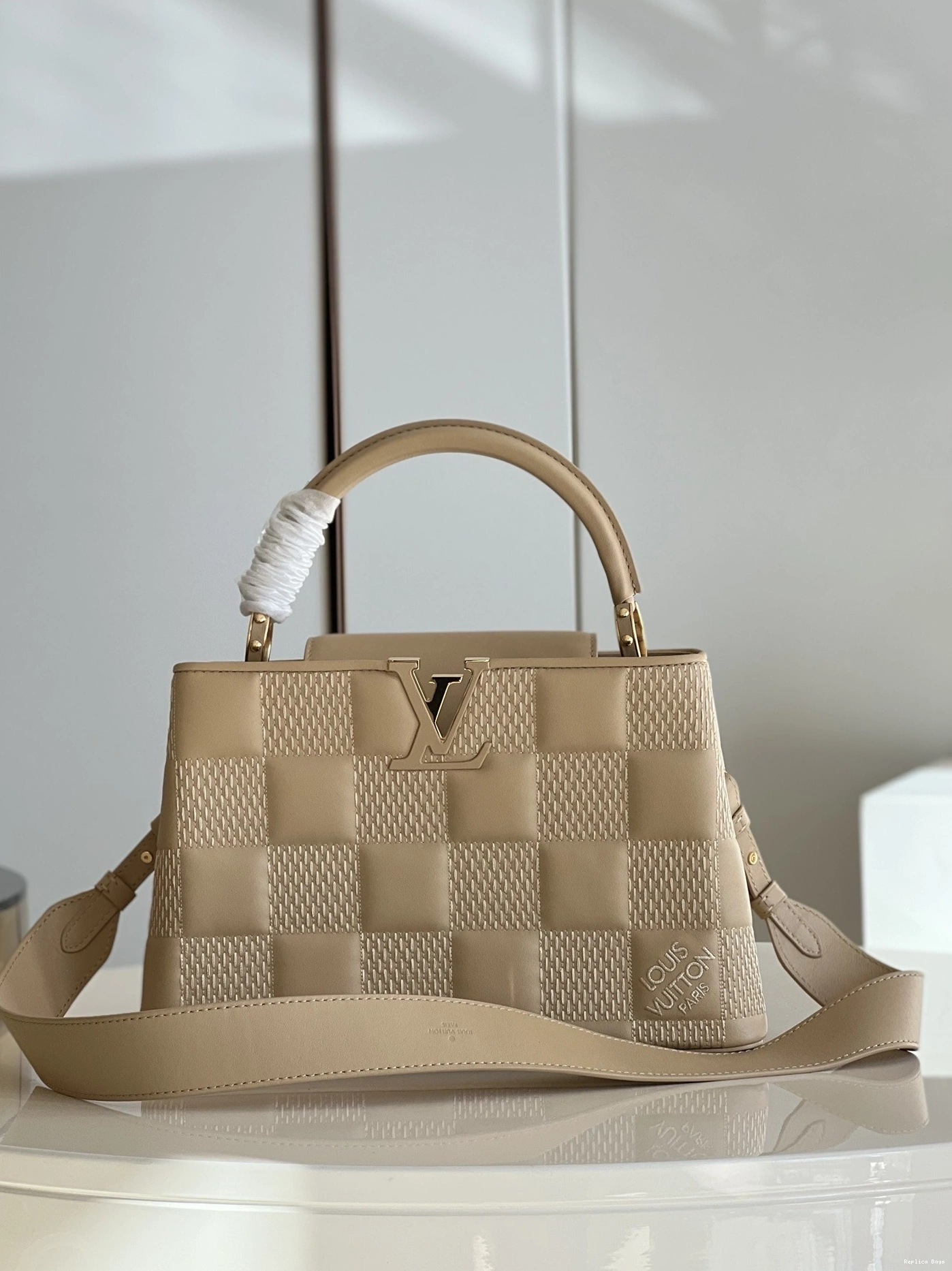 Affordable LOUIS CAPUCINES VUITTON MM 0727